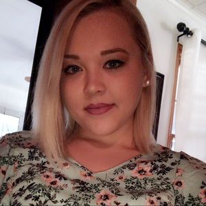 Meet your Posher, Rayna